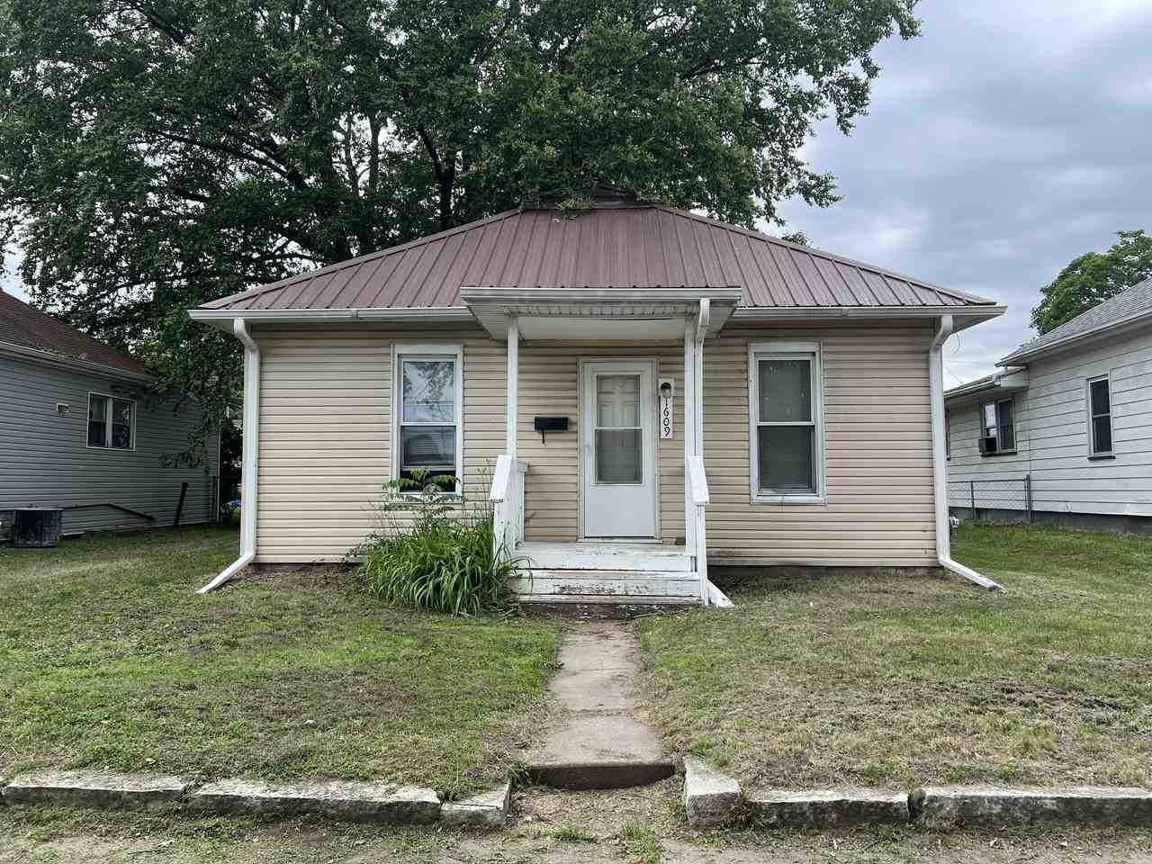 1609 Indiana St