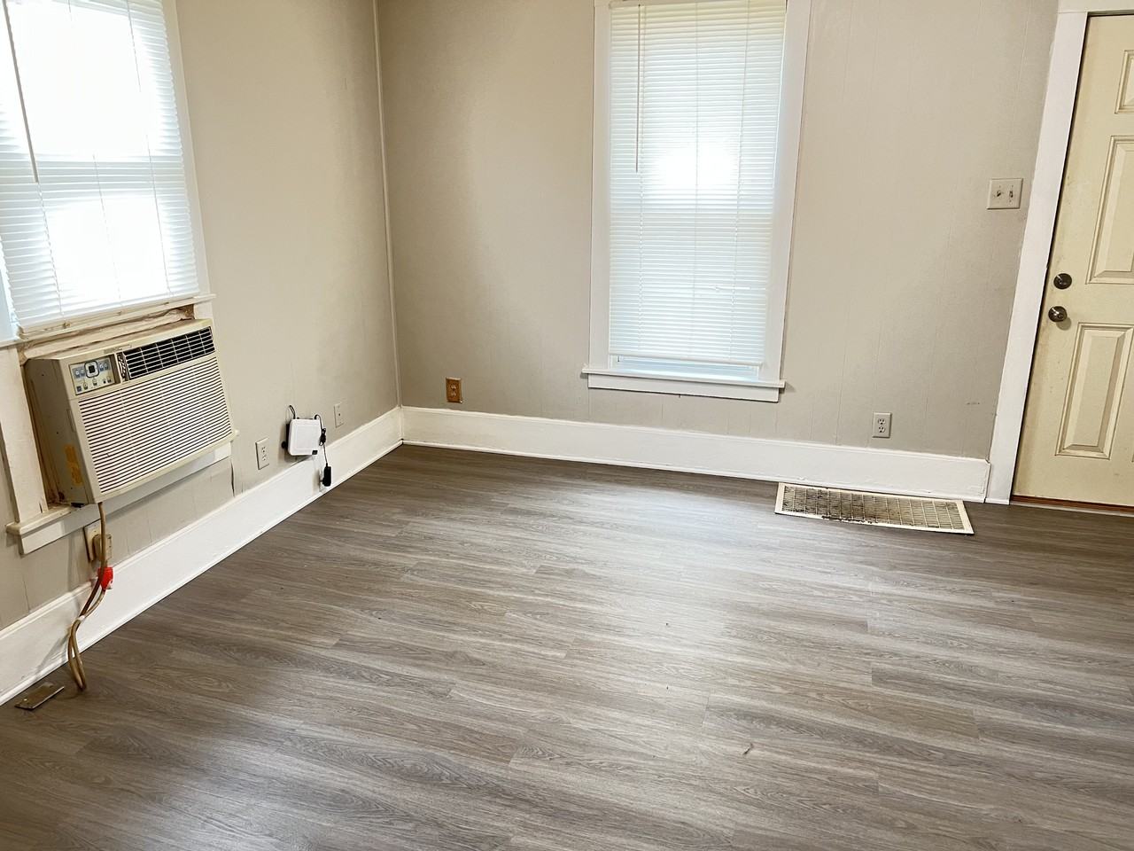 1609 Indiana St - Photo 2 of 9