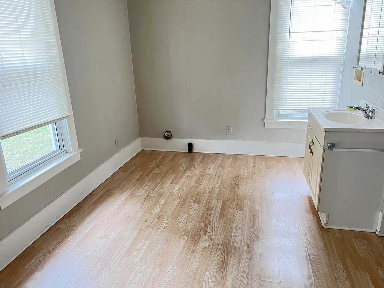1609 Indiana St - Photo 4 of 9