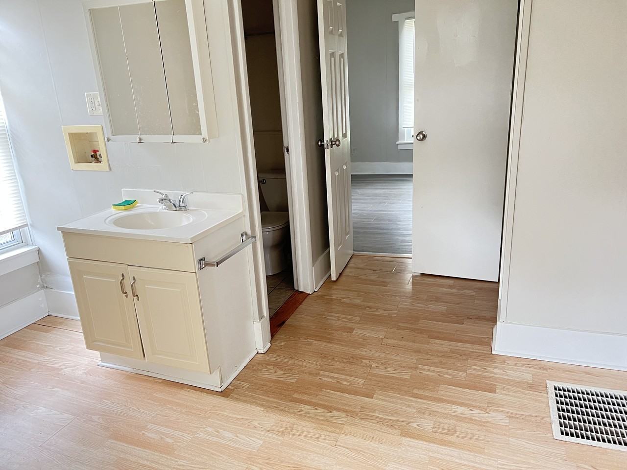 1609 Indiana St - Photo 6 of 9