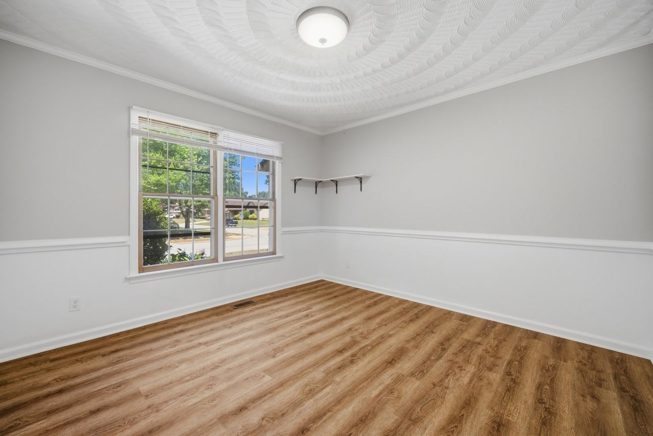 1441 Bayberry Pl - Photo 4 of 12