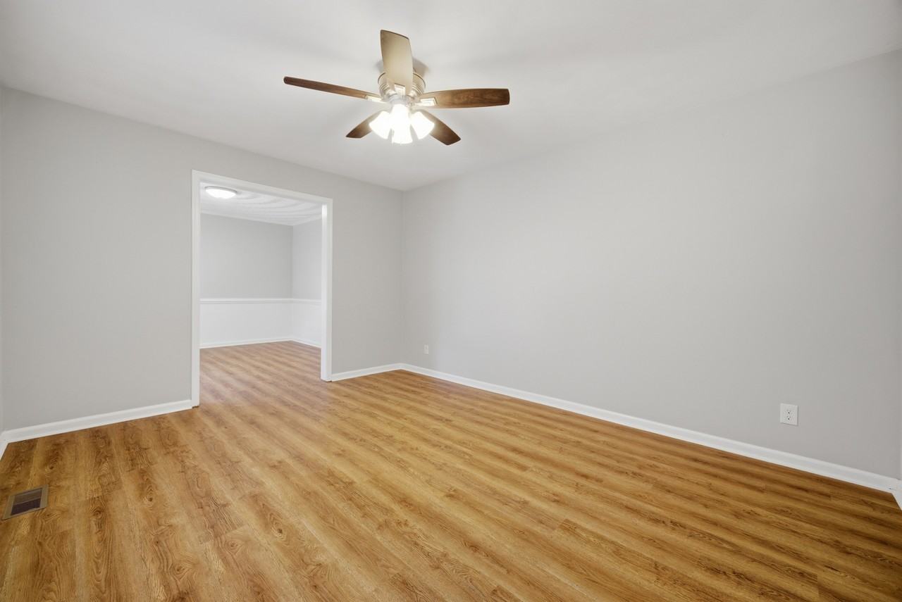 1441 Bayberry Pl - Photo 5 of 12