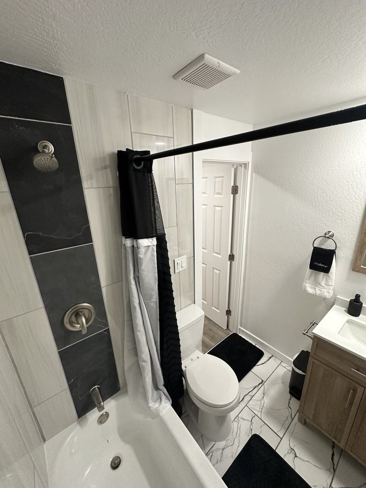 115 W Chuska St #115 - Photo 2 of 11