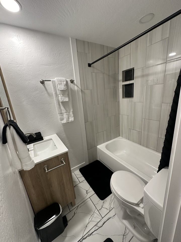 115 W Chuska St #115 - Photo 5 of 11