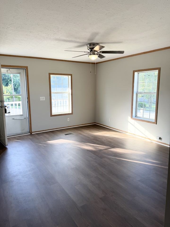 212 Pulliam - 1 #1 - Photo 2 of 10