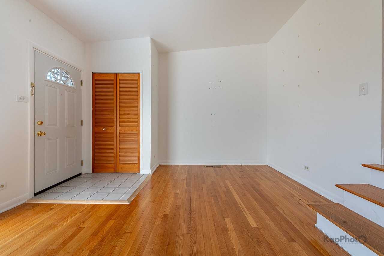 8670 S Kimbark Ave - Photo 7 of 28