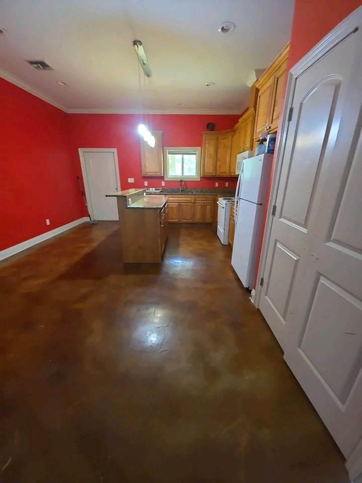 1201 Glenwood Dr #1 - Photo 2 of 4