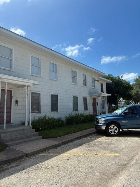 219 N 1st St - Photo 2 of 10