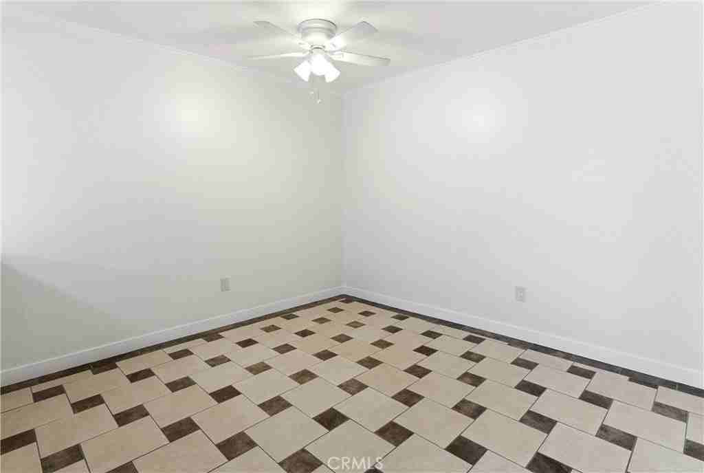 7082 Heil Ave - Photo 6 of 20