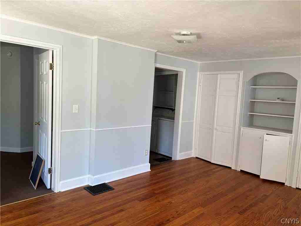 135 W Mohawk St - Photo 6 of 12