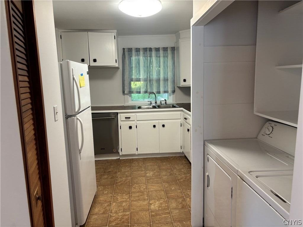135 W Mohawk St - Photo 7 of 12