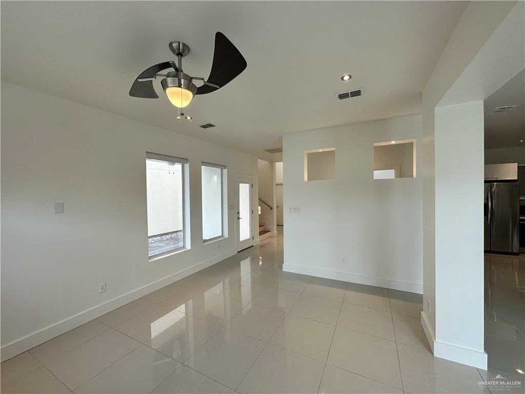 2312 S 43rd St - Photo 6 of 29