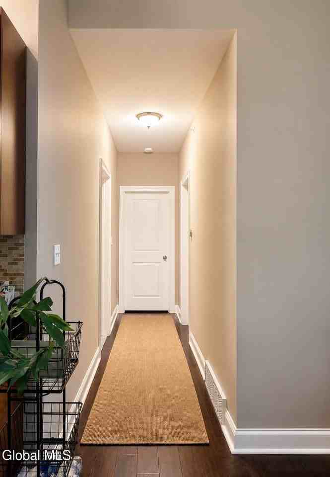 289 Jefferson St - Photo 6 of 14