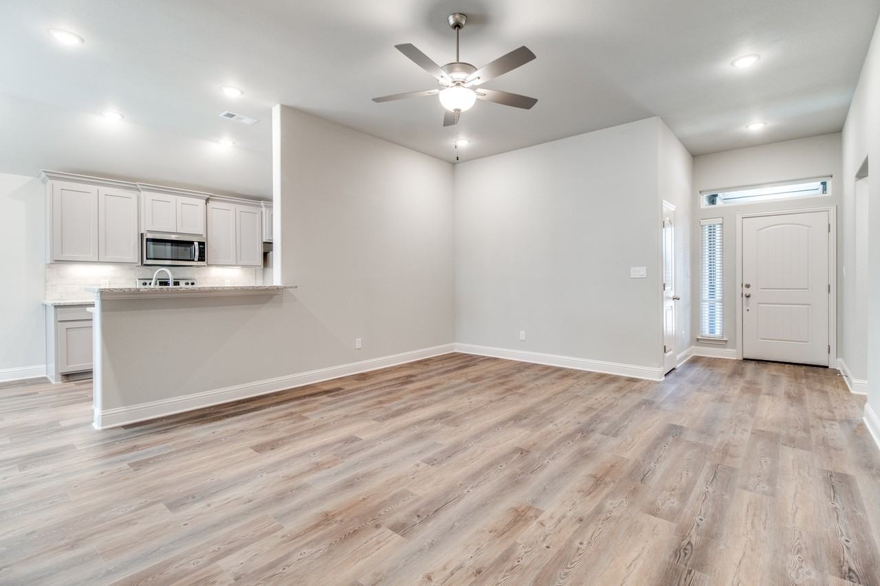 2806 Clover Dr #1 - Photo 2 of 20