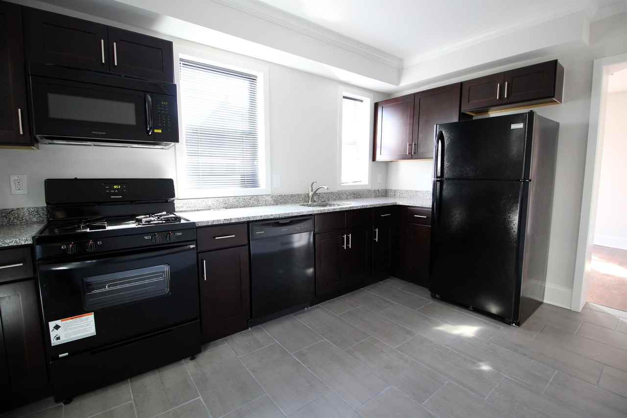212 E Hanover StUnit B #B - Photo 3 of 8