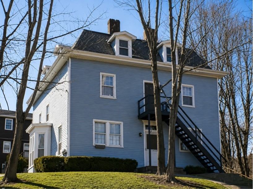 14 Division St #4