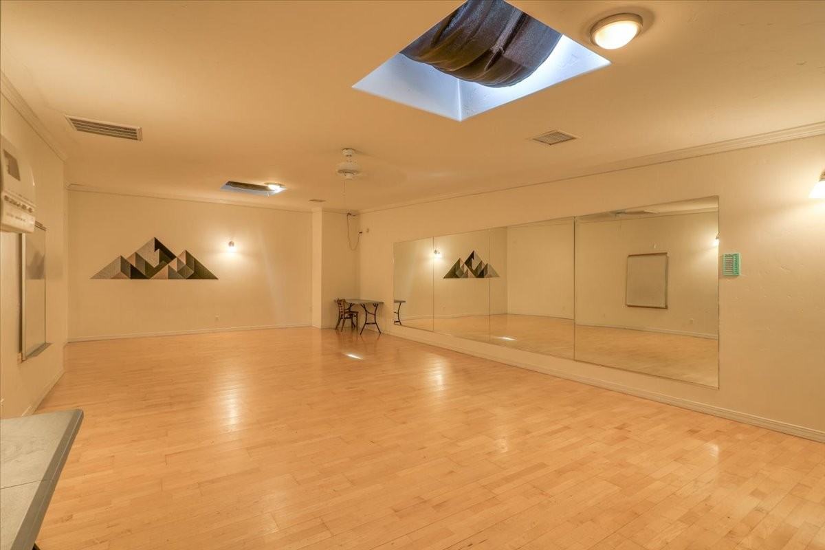 450 Lewis Street - C2 - 3F - Photo 6 of 25