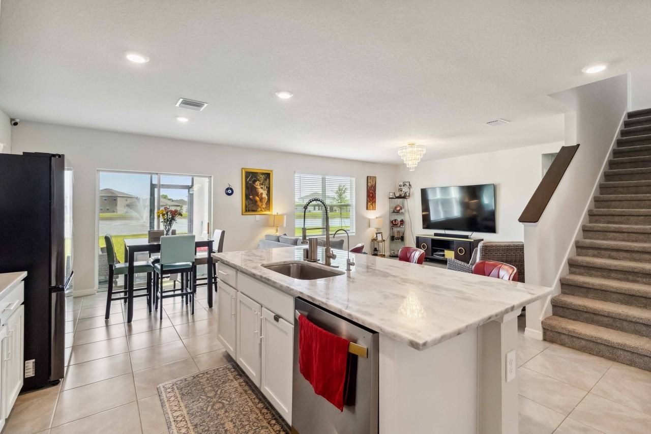 18006 Canopy Pl #1 - Photo 4 of 22