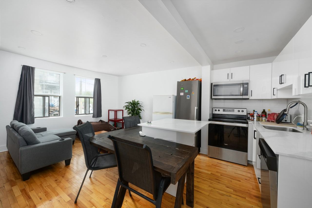 1643 Rue Beaudry - Photo 4 of 21