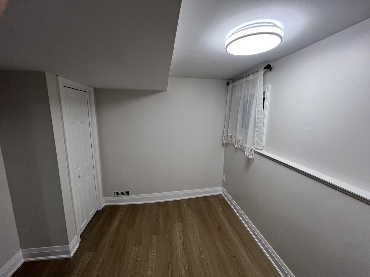 671 Galloway Crescent - Photo 6 of 10