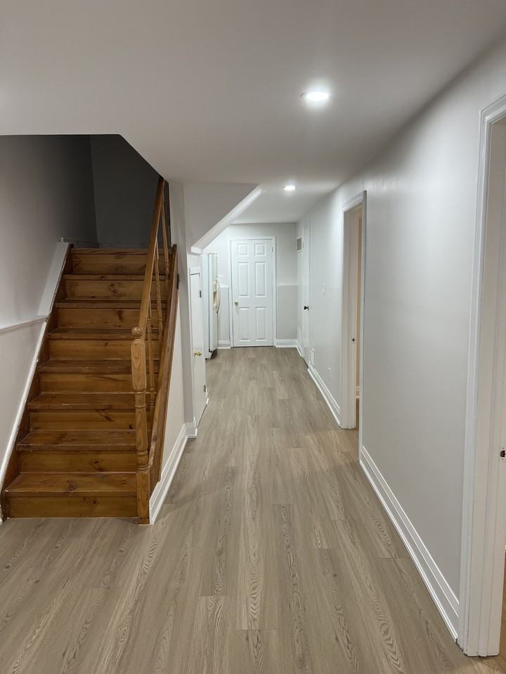 671 Galloway Crescent - Photo 3 of 10
