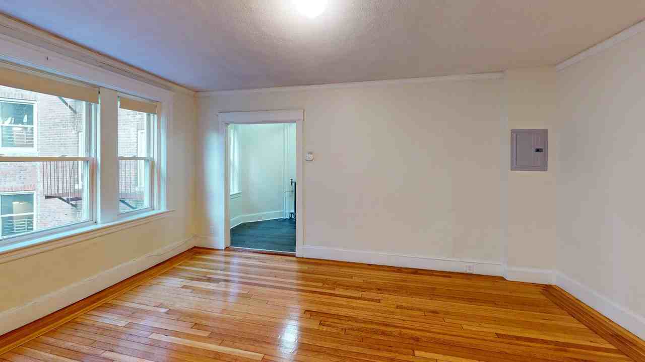 110 Washington Street - Photo 3 of 6