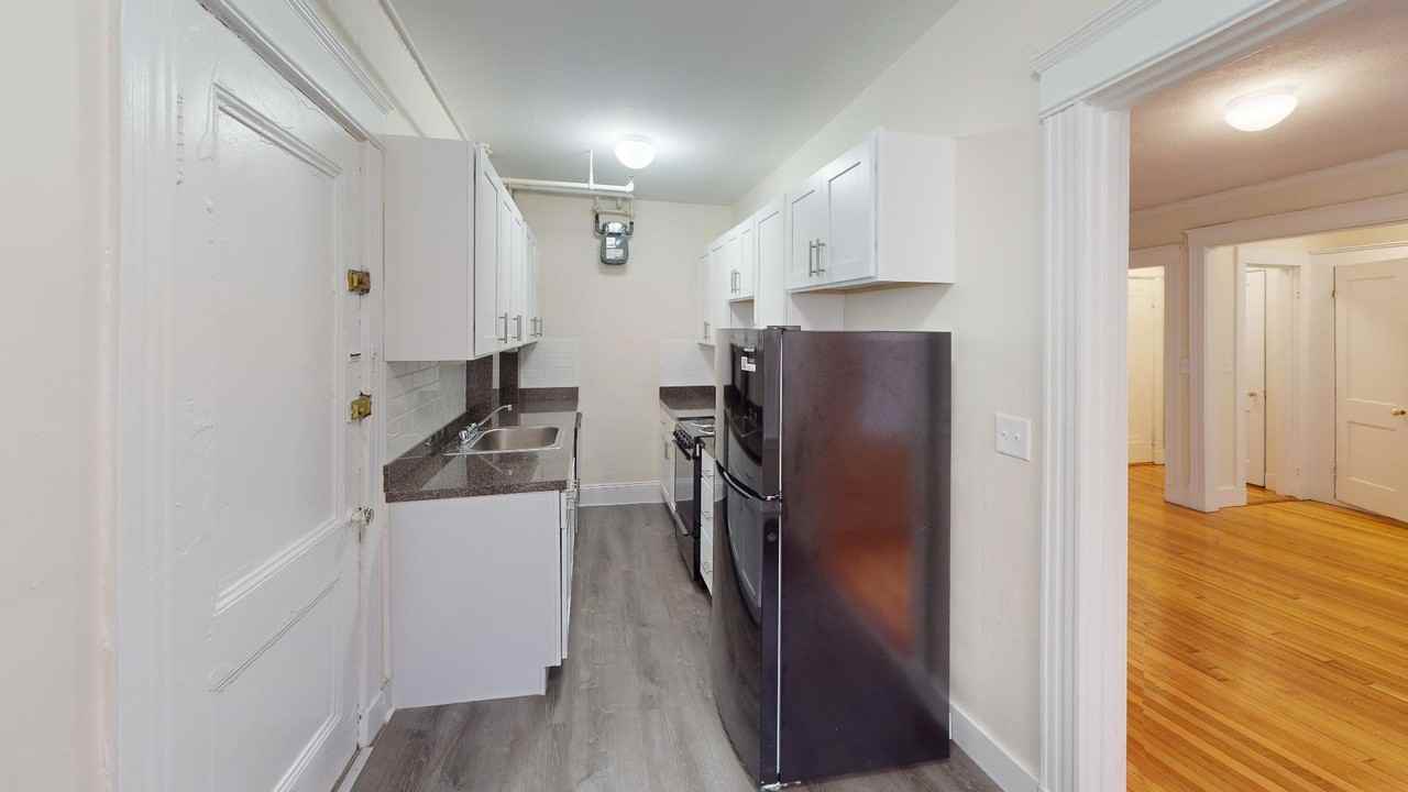 110 Washington Street - Photo 4 of 6