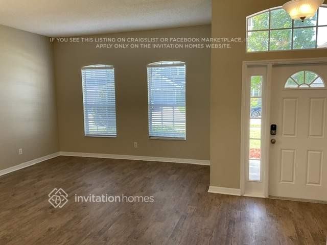 402 Sycamore Springs St - Photo 2 of 12