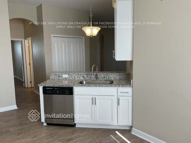 402 Sycamore Springs St - Photo 5 of 12