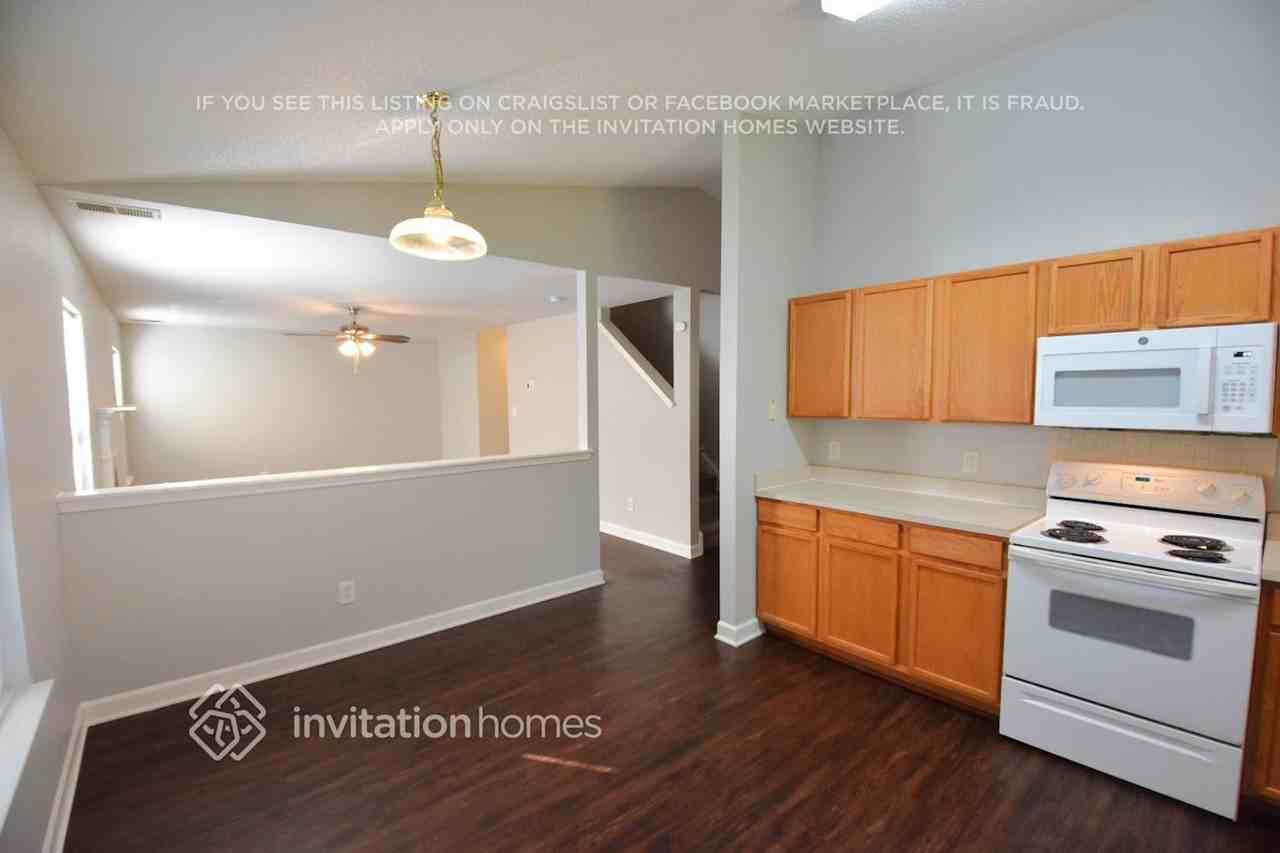 5526 Black Fox Ct - Photo 4 of 10