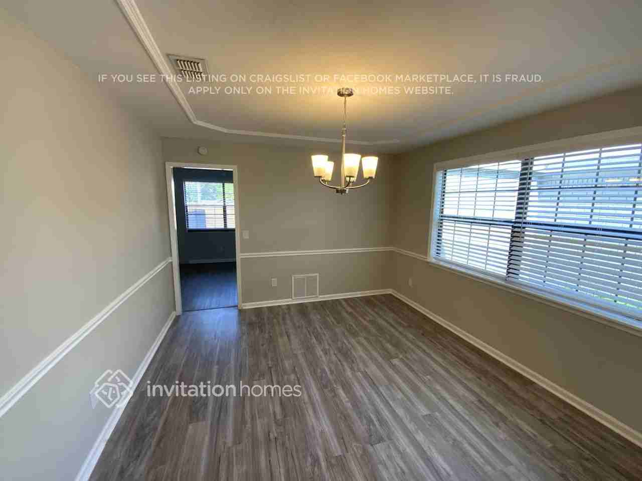 4084 Briarforest Rd E - Photo 3 of 15