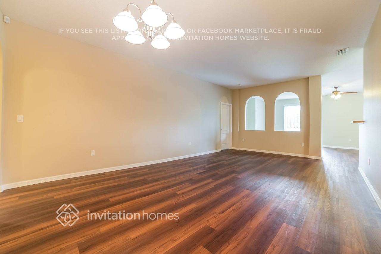 3155 Burdock Ave - Photo 3 of 10