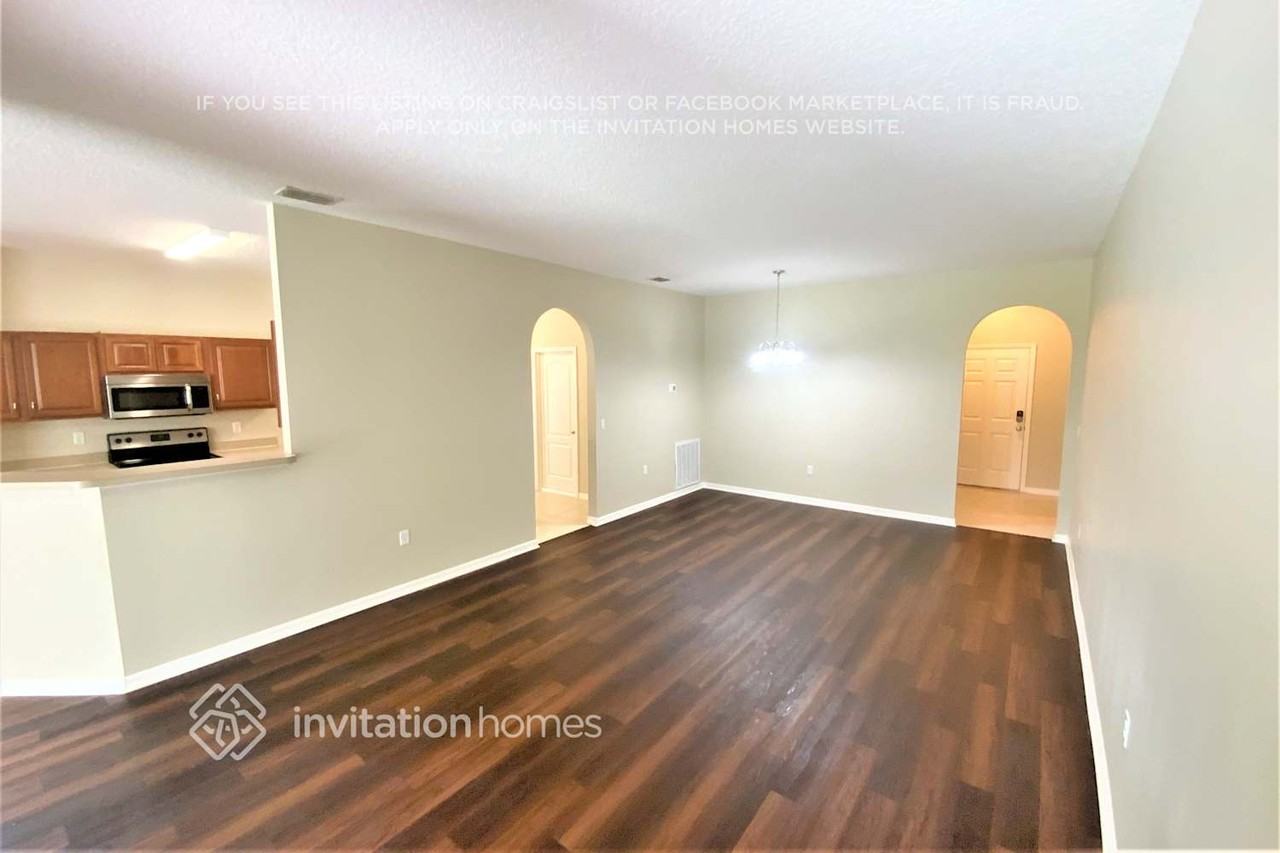 3155 Burdock Ave - Photo 4 of 10
