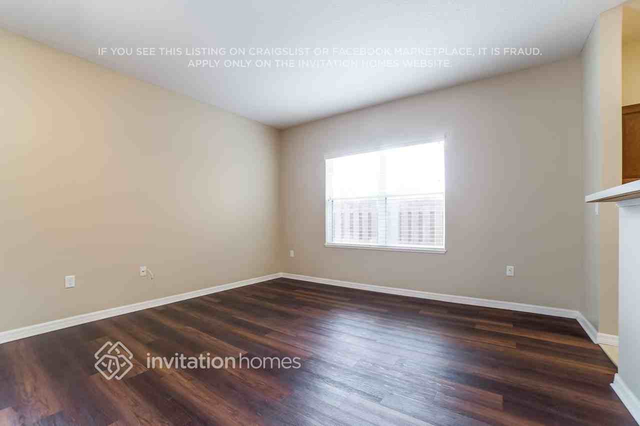3155 Burdock Ave - Photo 7 of 10