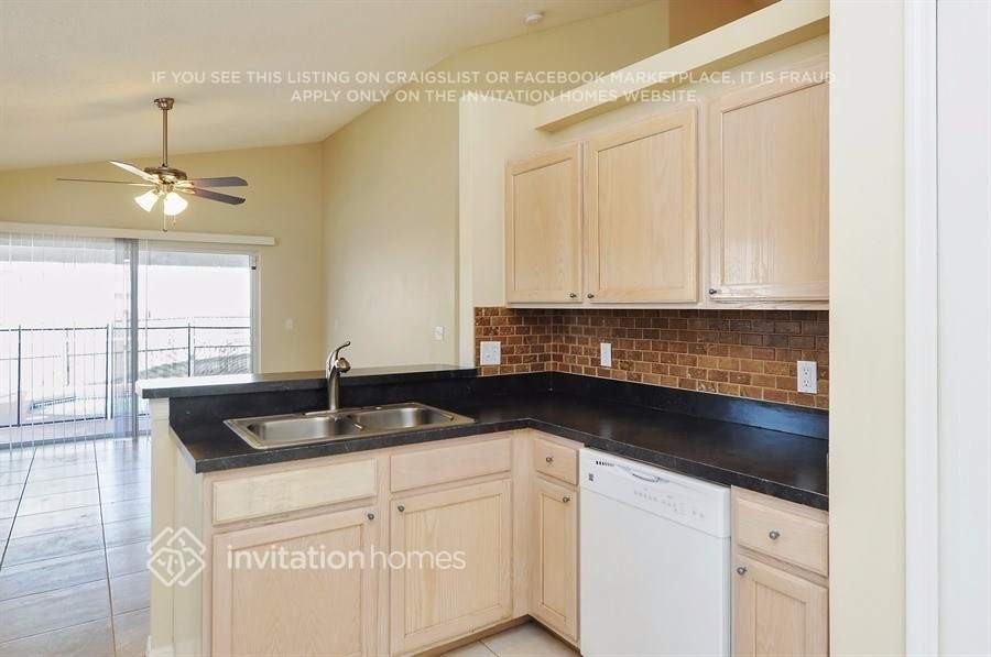 658 Cornwallis Dr - Photo 5 of 21