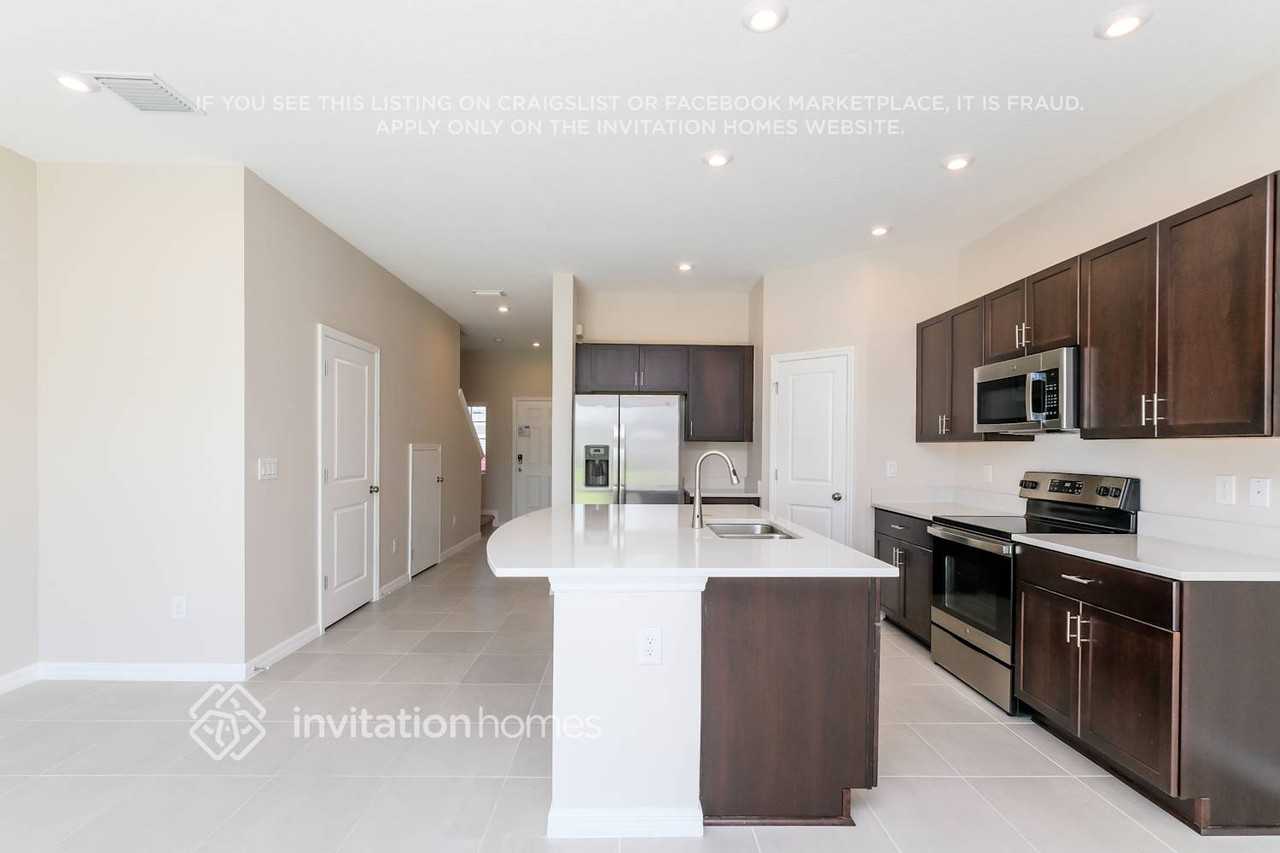 6316 Willowside St - Photo 6 of 17