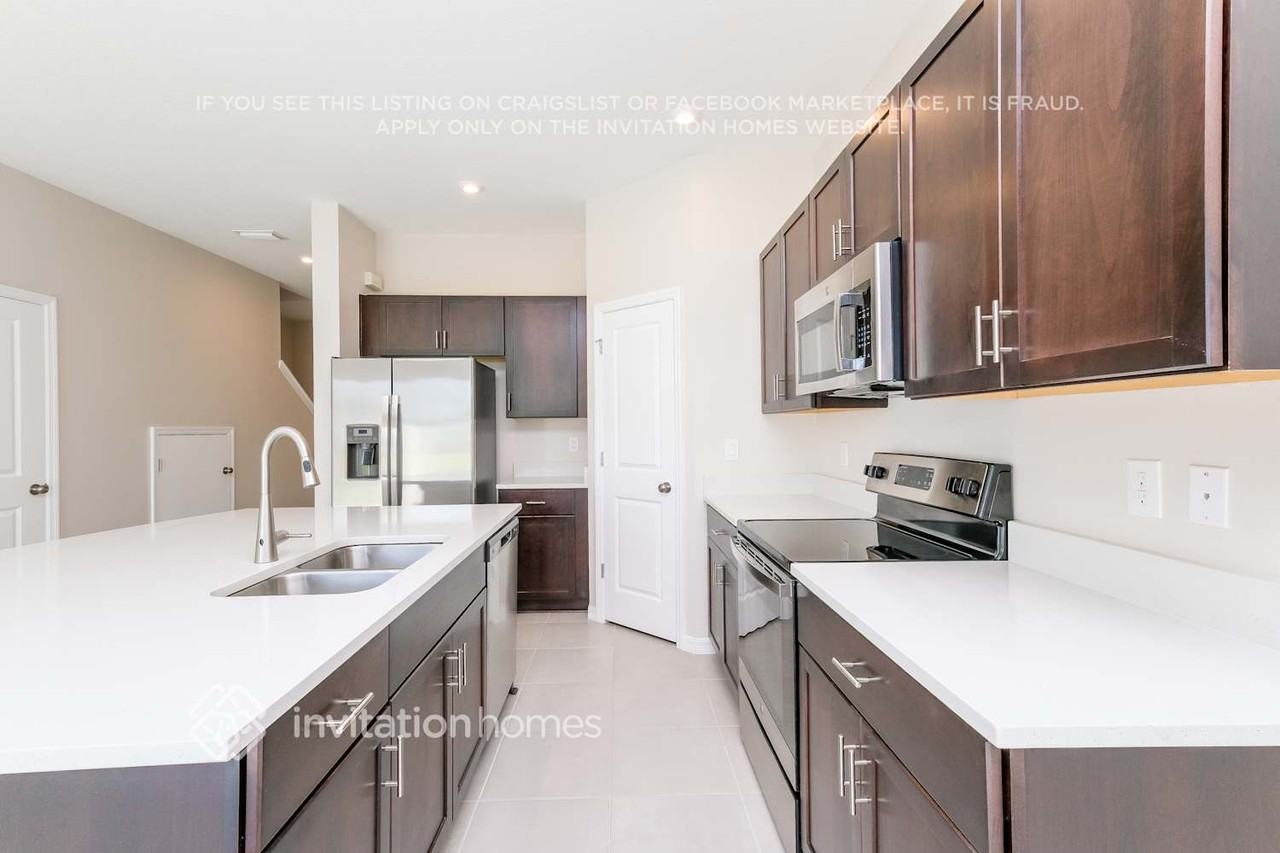 6316 Willowside St - Photo 7 of 17