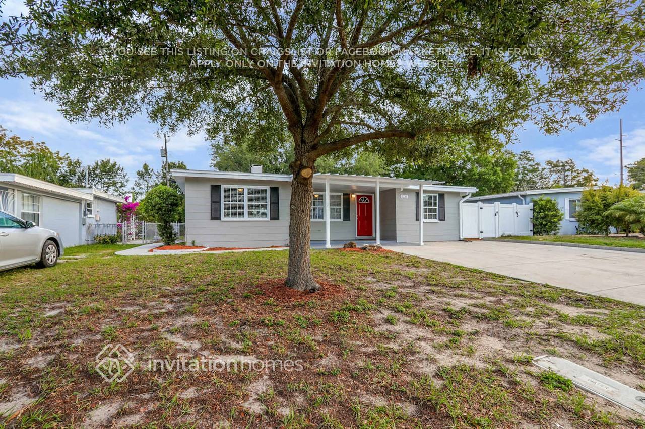 5235 44th Ave N - Photo 3 of 26