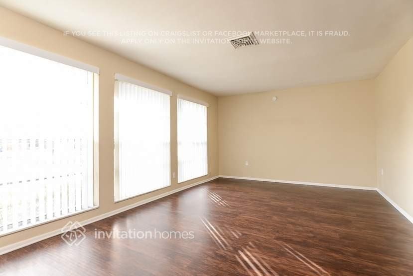 2111 Almeria Way S - Photo 2 of 14