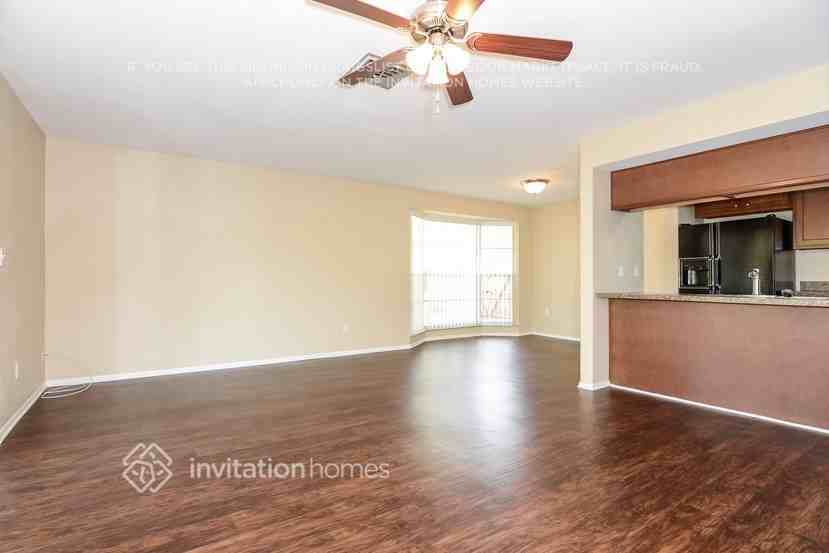 2111 Almeria Way S - Photo 5 of 14