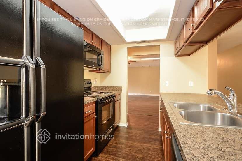 2111 Almeria Way S - Photo 7 of 14