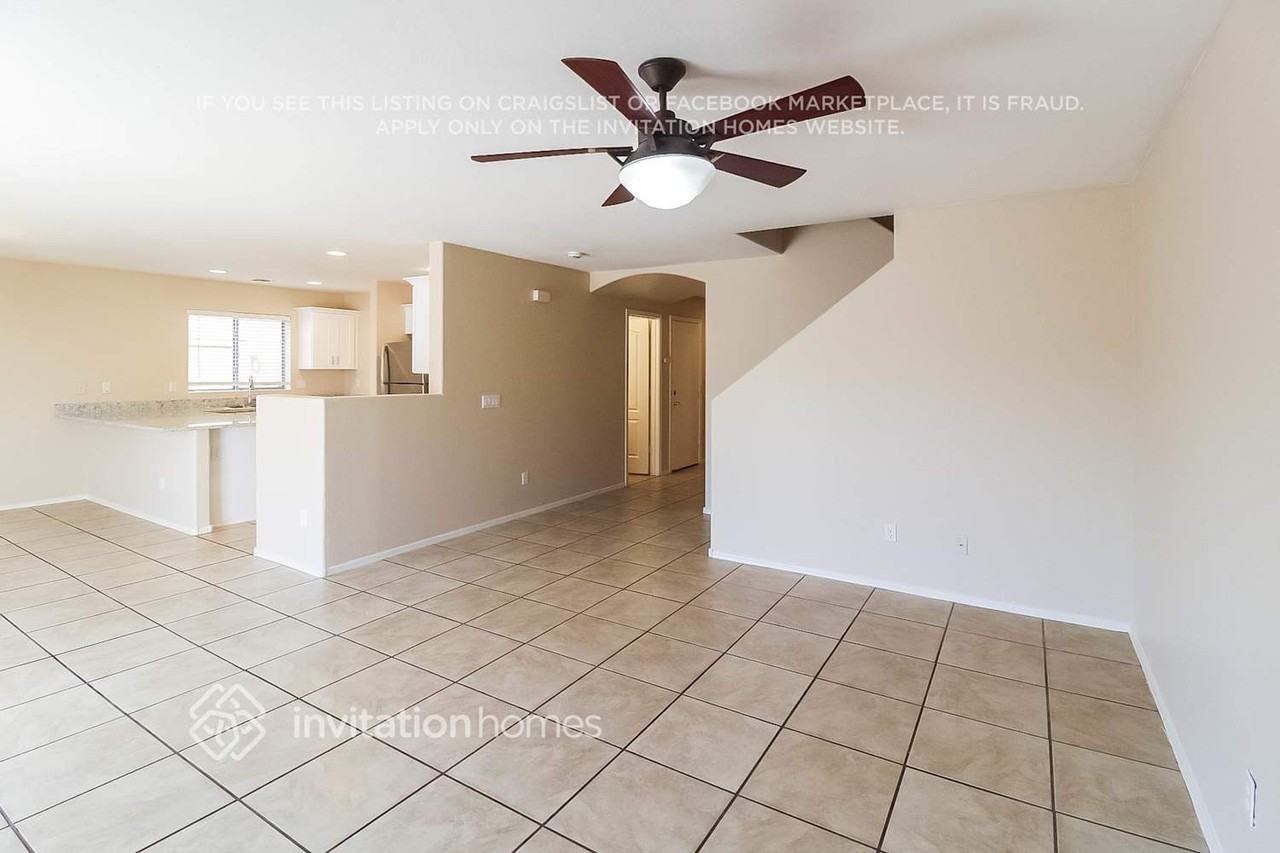 10821 W Taft St - Photo 4 of 18