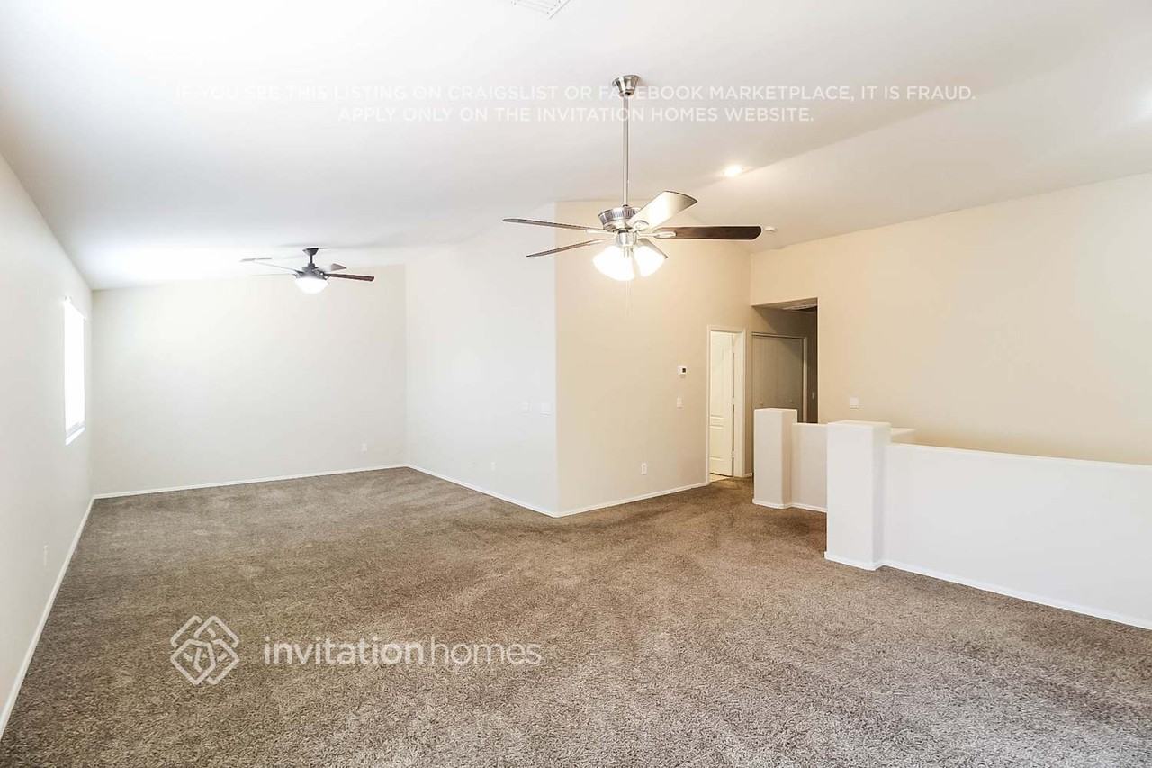 10821 W Taft St - Photo 7 of 18