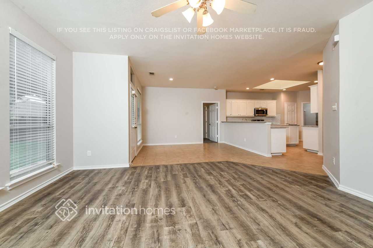 6101 Farrah Dr - Photo 4 of 15