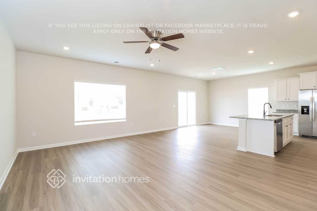 3331 Fox Hall Dr - Photo 6 of 18