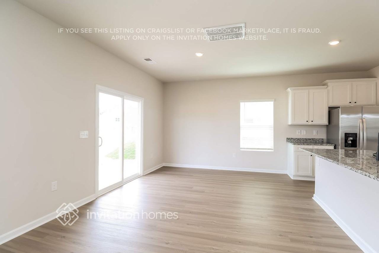 3331 Fox Hall Dr - Photo 7 of 18
