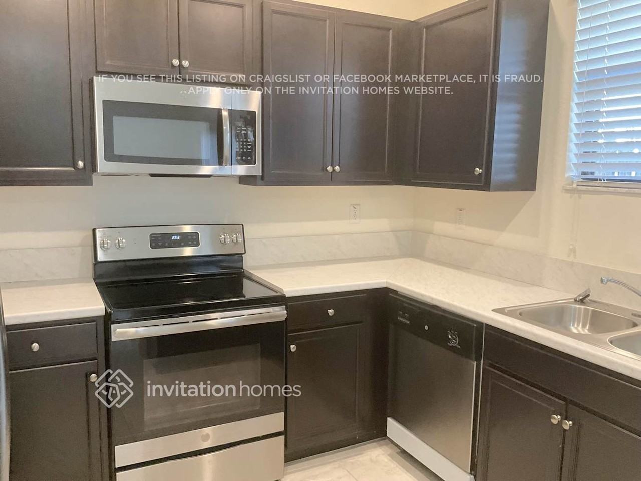 169 Se 33rd Pl - Photo 5 of 12