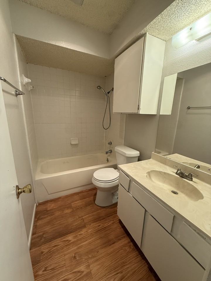 2105 South Loop 289 NEW - A #A - Photo 4 of 12
