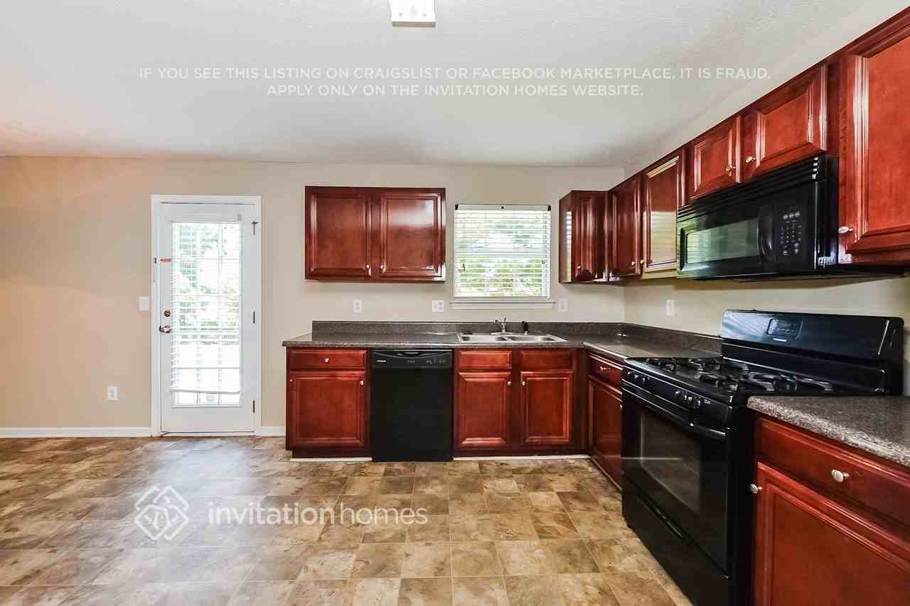 5565 Platte Dr - Photo 5 of 20