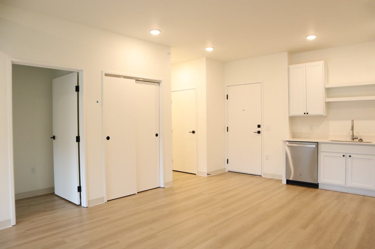 Palisades - 1042340 River Road #104 - Photo 3 of 25